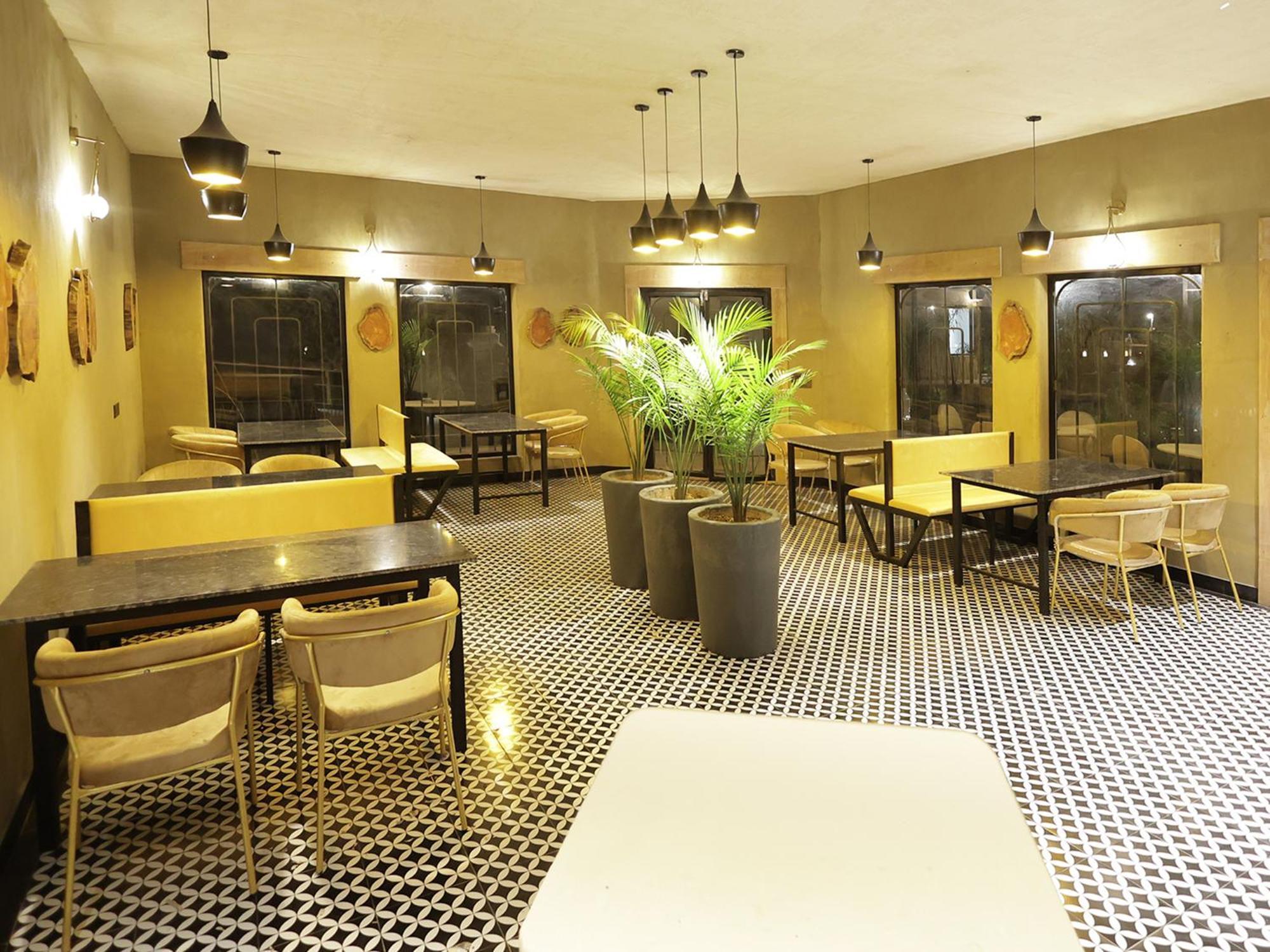 Meladin Sariska Villa Tehla Luaran gambar