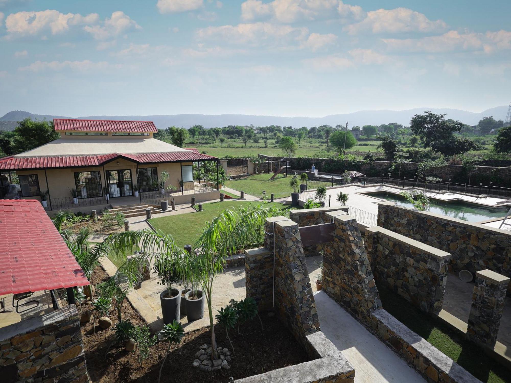 Meladin Sariska Villa Tehla Luaran gambar